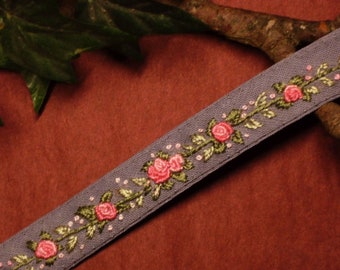 Flower bracelet hand embroidered - ready to ship! Cuff bracelet
