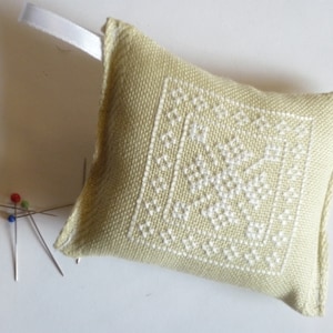 Elegant needle pillow with altdeutschem motif, hand embroidered