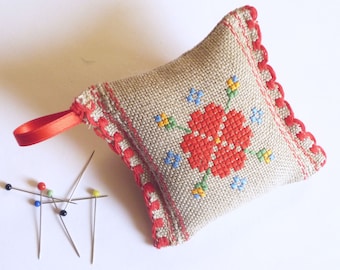 Pincushion with colorful folklore motif, hand-embroidered