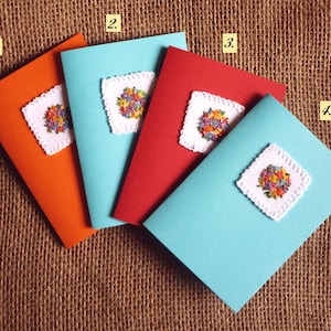Carte de voeux bouquet coloré, brodée main, carte pliante avec enveloppe.