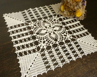 Square lace blanket Leonie cream 41 x 41 cm crocheted