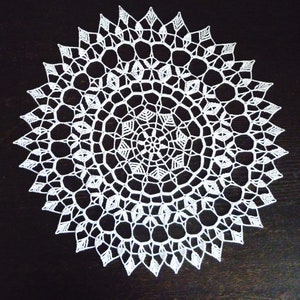 Lace doily Malena white, 36.5 cm