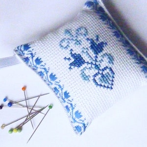 Needle pillow with peasant motif, hand embroidered