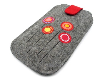 Phone case/cover for iPhone 16e, iPhone 15, iPhone 16 Pro Max, floral design, 100% wool felt, dark grey