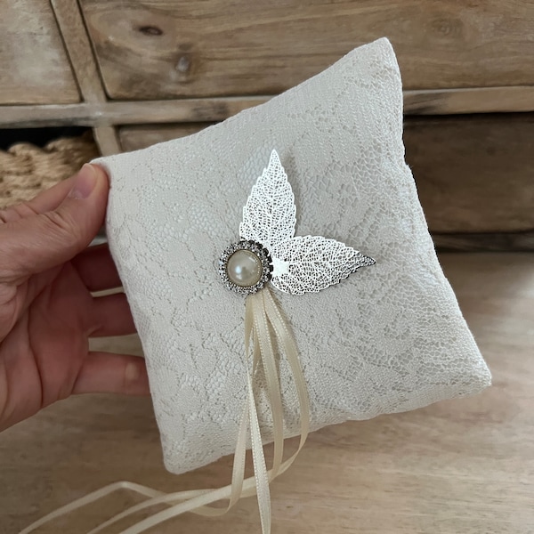 Ring Pillow ivory, Lace wedding pillow, Wedding Ring pillow