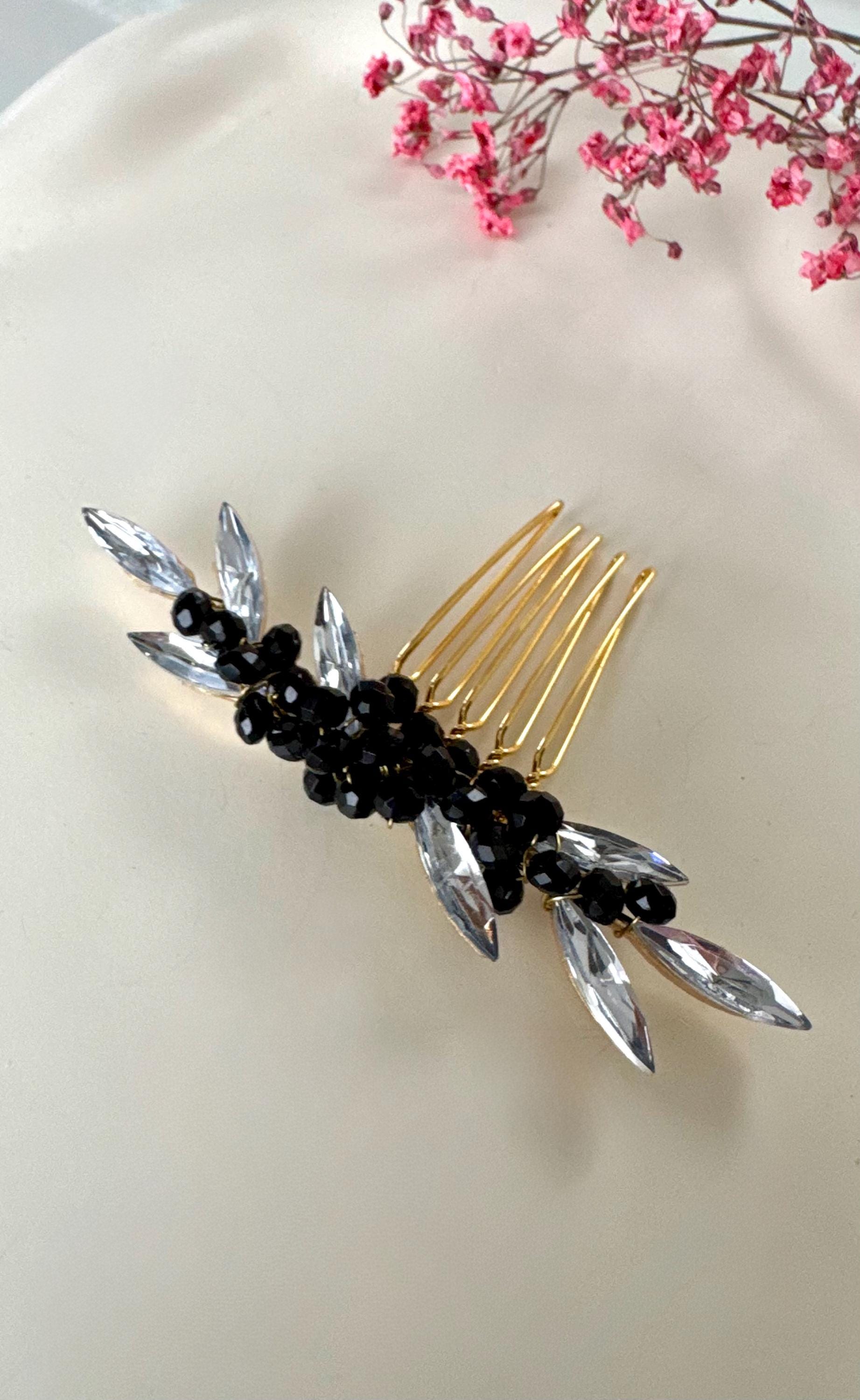 Elegant Black and Silver Hair Comb – Festive Hair Jewelry  display picture 3