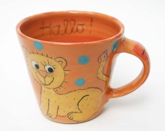 Kindertasse Löwe/ fröhliche Keramiktasse mit Löwenmotiv / spülmaschinenfest/ Keramik-Tasse/Keramik-Becher/handgemachter Becher/ Deutschland