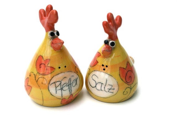 Fröhliche Salzstreuer & Pfefferstreuer / bunt/ handgemacht /Set Hühnchenmotiv / Geschenkidee/ spülmaschinenfest /handgedreht / aus Berlin