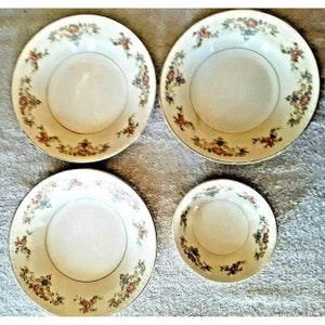 Vintage~ HOMER LAUGHLIN ~ Eggshell Georgian USA ~ Lot of 4 Bowls 8&quot; & 5.25&quot;