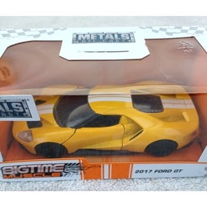 NIB New Jada Yellow 2017 Ford GT Diecast Metals Collectible Car Box 6&quot; Long 1:24