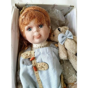 Vintage 1980&#39;s DUCKHOUSE Heirloom Doll ~ BESS 18&quot; Cert of Auth 0190/5000 Ltd Ed