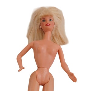 Vintage 1966 Twist n Turn Barbie Fashion Doll Mattel Platinum Blonde 11.5"