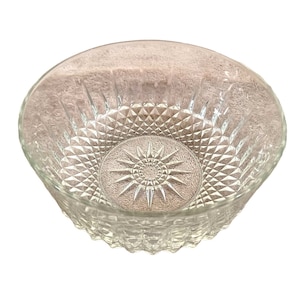 Arcoroc Clear Crystal Cut Serving Bowl 8" x 3.5" Starburst Design Salad Vintage