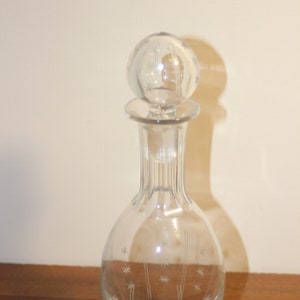 Vintage glass decanter / cut crystal glass bottle with stopper Edwardian