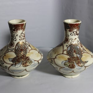 Pair of Satsuma vases Meiji period . Japanese earthernware 1890&#39;s