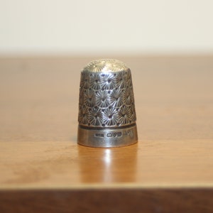 Sterling silver thimble   , Vintage sewing thimble