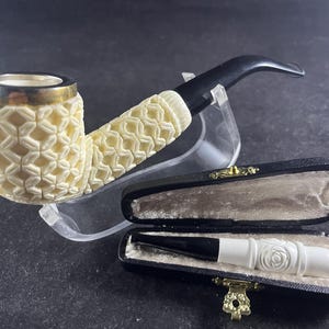 Traditionele en moderne meerschuimpijp – geometrisch snijwerk – unieke handgemaakte pijp