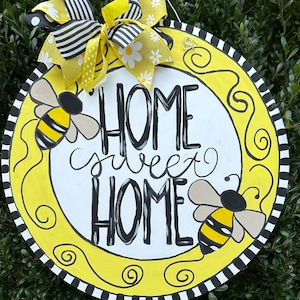 Bumble Bee Door Hanger, Bee Door Hanger, Spring Door Hanger, Summer Door Hanger, Flower Door Hanger, Home Sweet Home Door Hanger, Round Sign