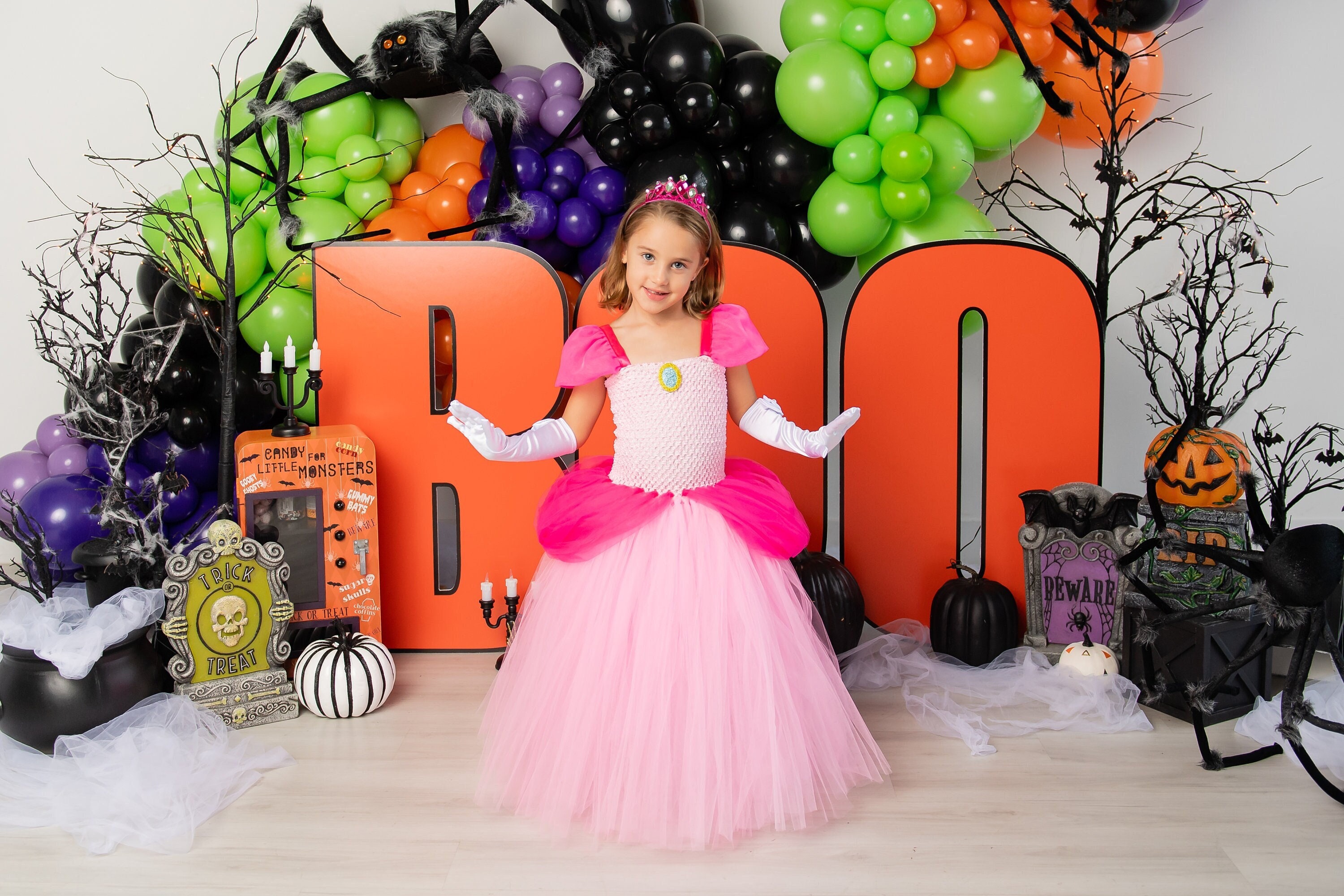 Déguisement Peach Enfant Princesse Peach Costume Robe pour Filles Halloween  Carnaval de Fête Deguisement Peach Cosplay pour 4-10 Ans : : Jeux  et Jouets