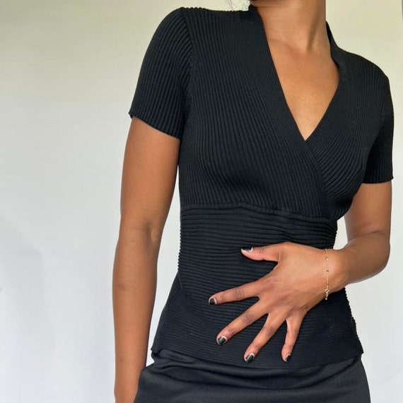 Vintage black v neck ribbed blouse - image 1