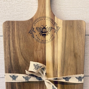 Wooden cutting board, personalized cutting board, personalized charcuterie board, honey bee, bumble bee, mothers day gift
