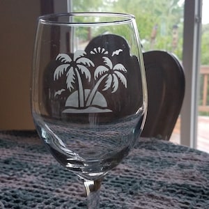 Palm Tree Sunset Wine Glass, Beach, Holidays, Wine Glasses, Gift, Etched Glasses, Wine Lover Gift, Palm Tree, Ocean, Sun, Sunset, Unique