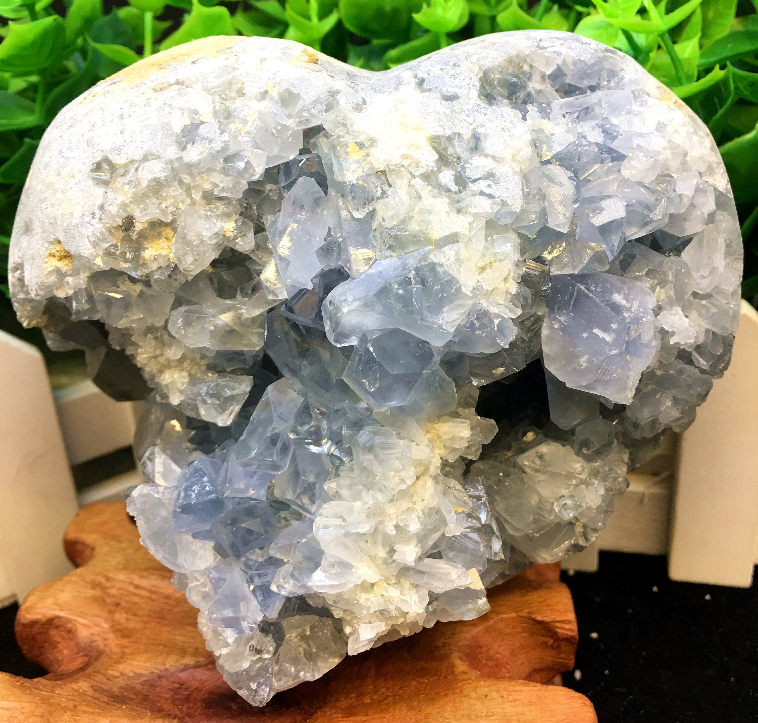 天然大型天然セレスタイトジオード ハート型/大型天然セレスタイト