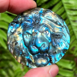 Hand carved Sheen Labradorite Crystal Quartz Lion head/Shiny Polished Labradorite/Chakra Reiki/Home Decor/collectibles/Healing Stone/Chakra