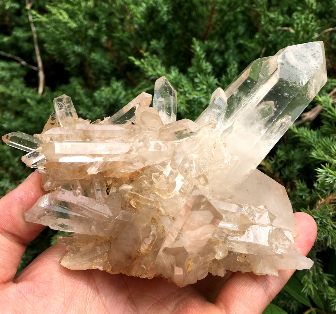 【ラッピング不可】 Natural Clear Raw Himalayan Family Crystal Quartz Point 置物