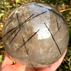 Esfera de turmalina negra rara/tourmalina negra incluida bola de cristal / espécimen de cristal / energía de cristal 1693g #ZH94