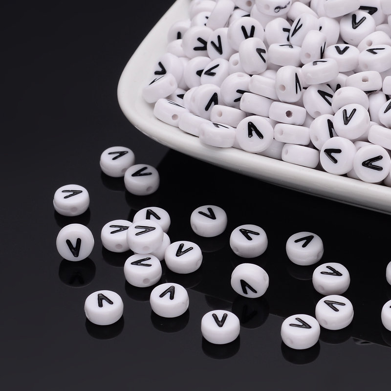 50 x Acrylic Beads Letters V White 7 mm
