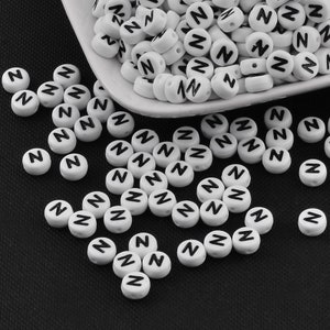 50 x contas acrílicas letra N branco 7 mm