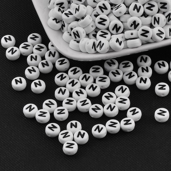 50 x Acryl Perlen Buchstaben N Weiß 7mm