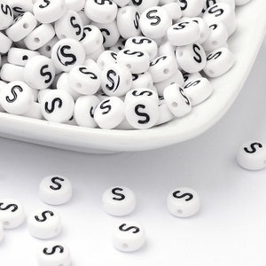 50 x contas acrílicas letra S branco 7 mm