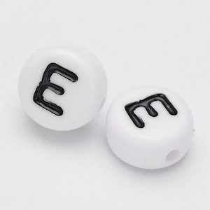 50 x la lettre E de perles acryliques blanc 7 mm image 2