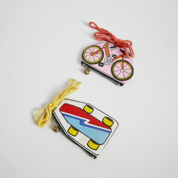 Retro purse bicycle or skateboard with zipper, bell and strap, please choose white skateboard or pink bicycle, SHIPPING FROM GERMANY