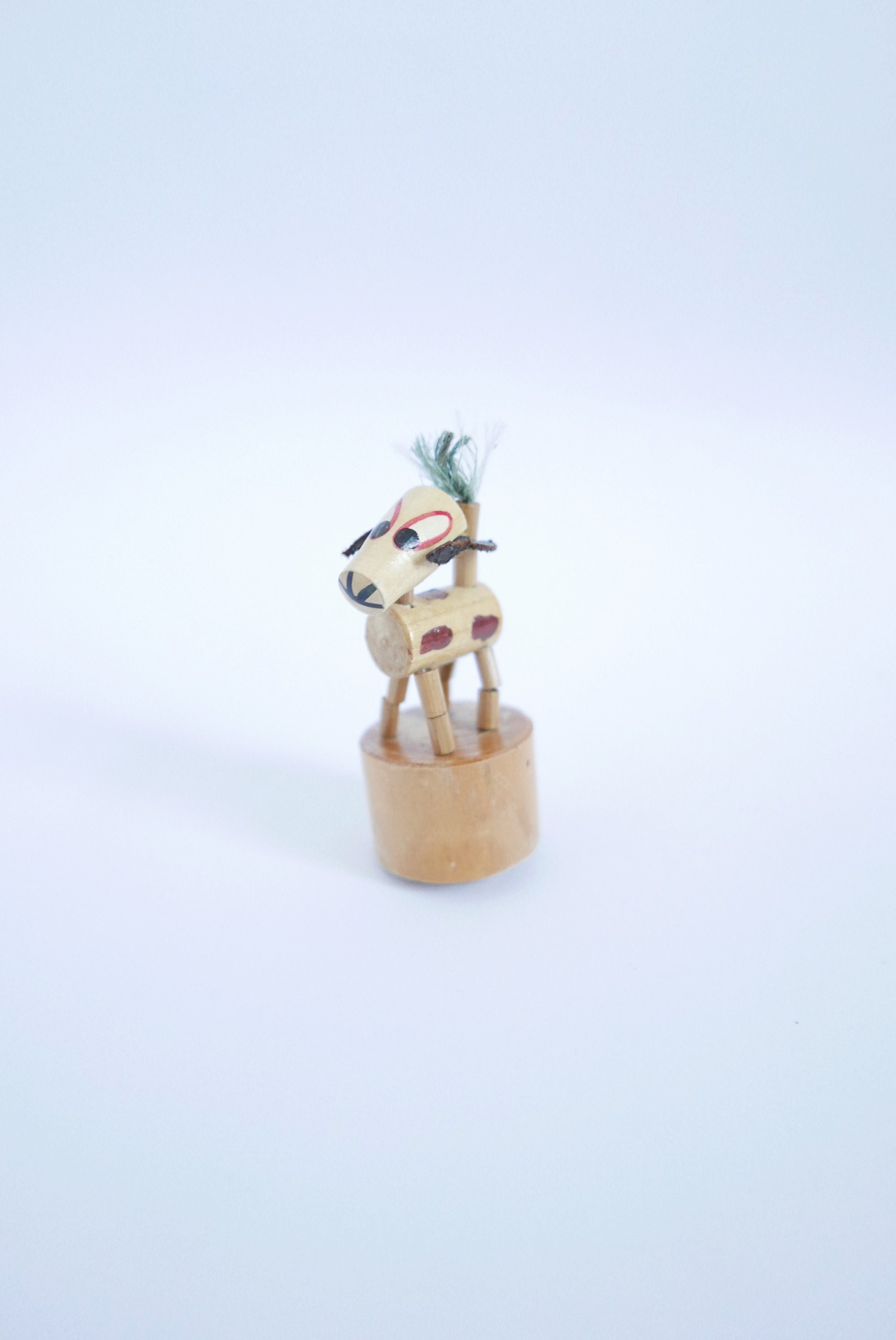 Reh Dino Hund Maus Pferd Kuh Figuren Holz Drückfigur Wackelfigur