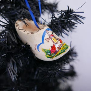 Small vintage Holland shoe, Dutch clogs, wood klomp ornament with windmill motif, length 7 cm / 2.7&quot; SHIPPING FROM GERMANY