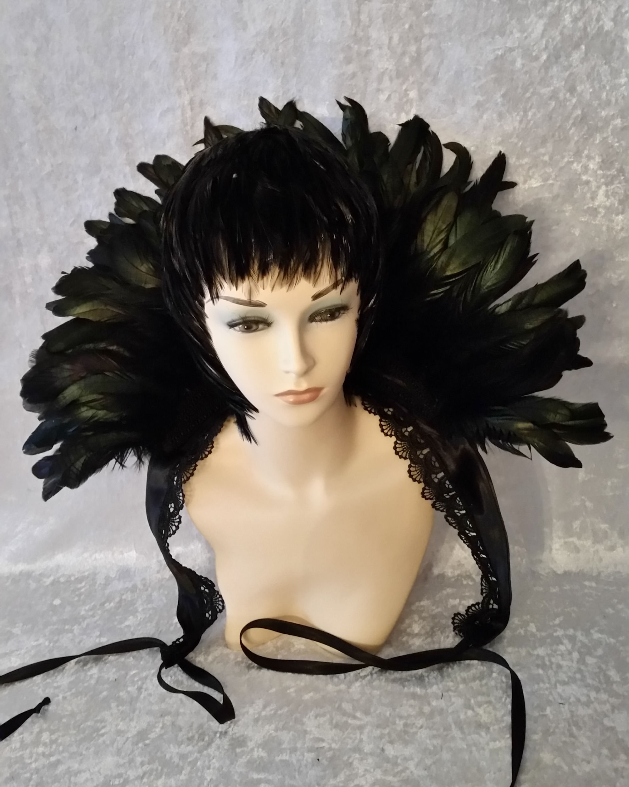 Schwarzes Feder-Set – Kragen & Manschetten, Gothic Style, Für Halloween, Cosplay & Bühne