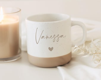Personlig mugg, graverad med namn och hjärta – present till syster, flickvän, mamma, företag – jul, högtidspresent, årsdag