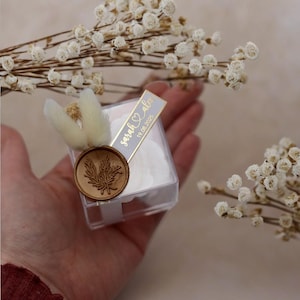 Regalo di nozze personalizzato - sapone alla rosa con fiori secchi e sigillo di cera