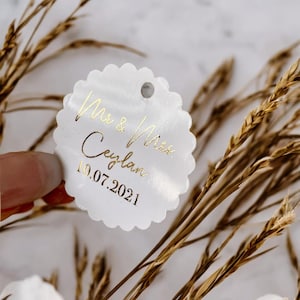 Personalized labels with metallic finishing in gold or silver