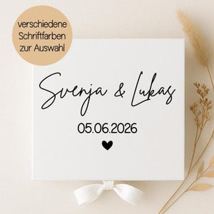 Personalisierte Geschenkbox Hochzeit – Weiße Box mit Satinschleife & Holzwolle – Name / Hochzeitsdatum – Geschenk Brautpaar individuell