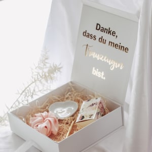 Geschenkbox "Danke, dass du meine Brautjungfer/Trauzeugin bist " personalisiert Team Bride Brautjungfer Trauzeugin Danke sagen