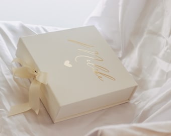 Gift box personalized (cream colored) with name to fill yourself including wood wool - magnetic closure with silk ribbon