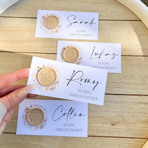 Tarjeta de lugar de boda, tarjeta de nombre, beige, varios patrones de sellos, personalizada con nombres de invitados, sello de lacre, es bueno que estés aquí