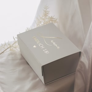 Geschenkbox personalisiert Geburtstag Endlich 18 Wunschtext Personalisiertes Geschenk Magnetbox Bild 3