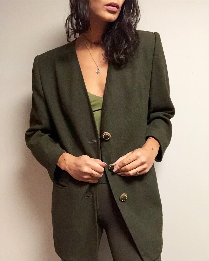 Vintage 100/% wool olive collarless blazer