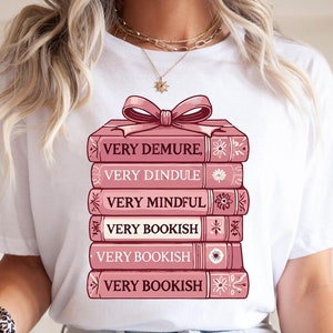 Très sage Très attentionné Très livresque Png, Png livresques, T-shirt livresques Svg, Book Era png, The Good Book Png, Book Girlie png