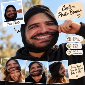 Puede incluir: Un gorro negro con una fotografía personalizada de una cara sonriente impresa. El diseño incluye el texto Custom Photo Beanie, Unique Gift Idea, Funny & Fun, Soft & Comfortable y Turn Your Favorite Photo Into a Hat.